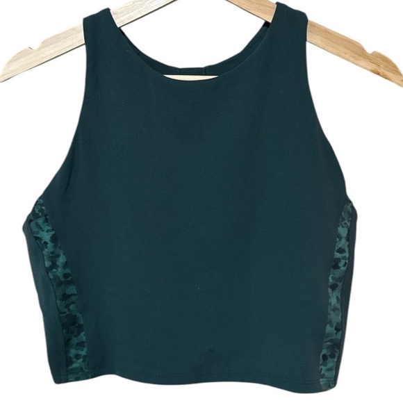 EUC - Athleta Conscious Crop Serene Green Camo - Size XL - Picture 4 of 6